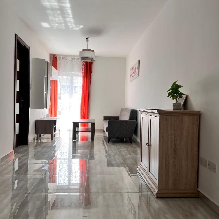 F4 Room 3, Private Room Two Single Beds Shared Bathroom Msida Esterno foto