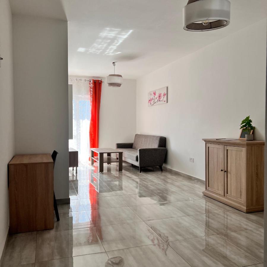 F4 Room 3, Private Room Two Single Beds Shared Bathroom Msida Esterno foto