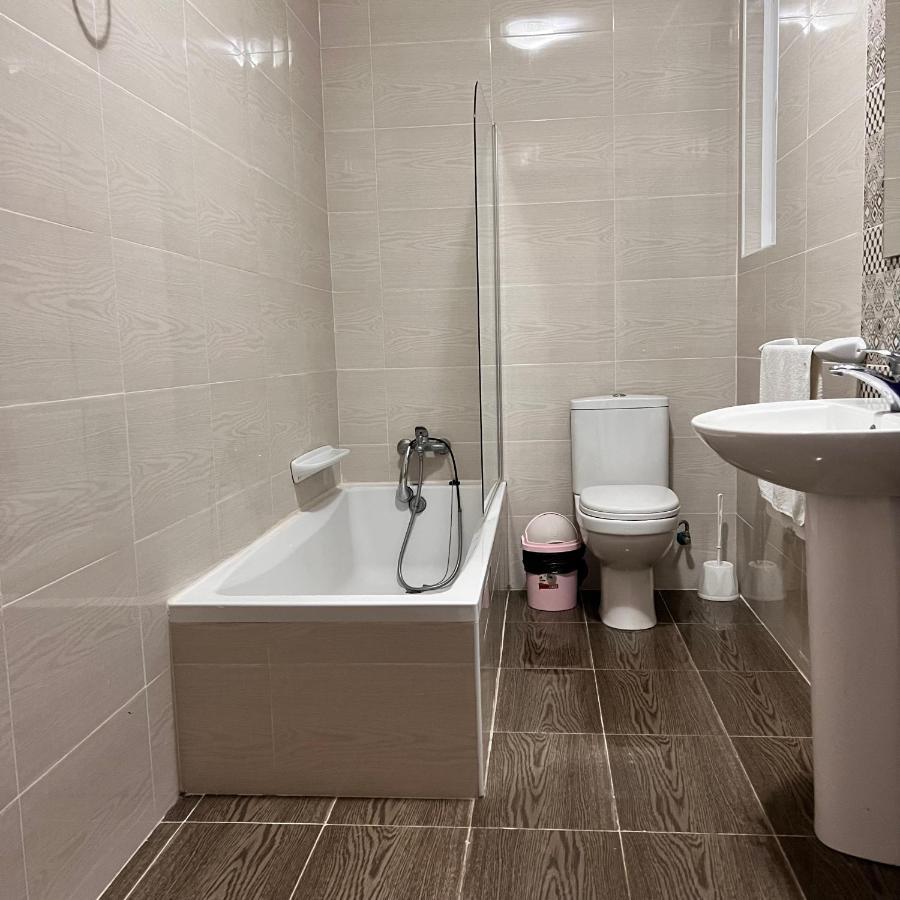 F4 Room 3, Private Room Two Single Beds Shared Bathroom Msida Esterno foto